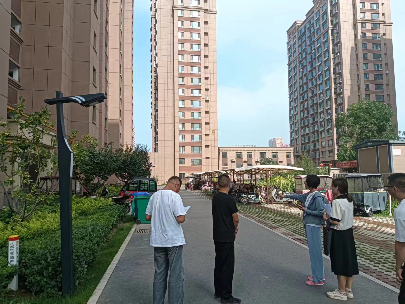 梁家莊一期、西二區(qū)水保驗(yàn)收現(xiàn)場.jpg